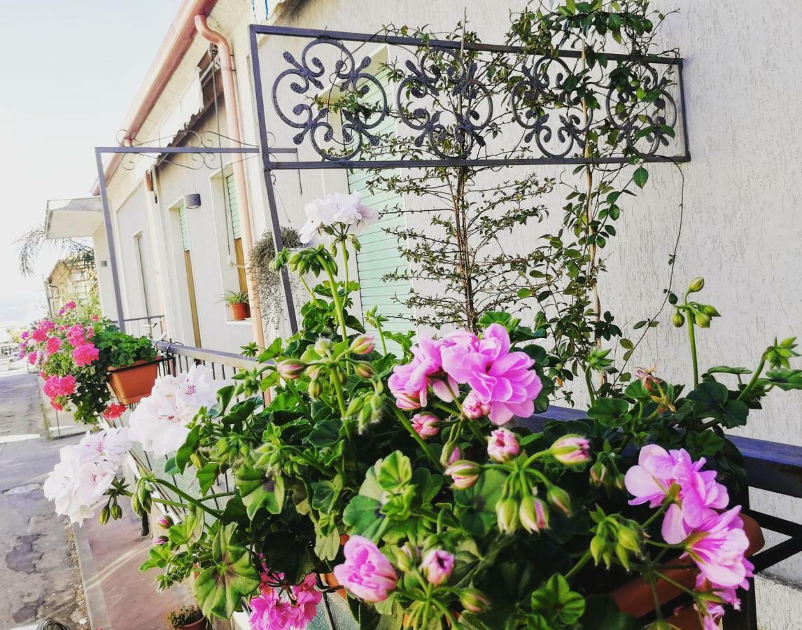 Donna Melina Bed & Breakfast Mileto Exterior foto